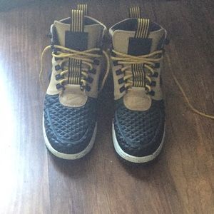 New* AIR-FORCE 1s high tops brown and black